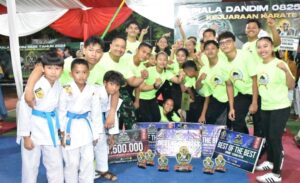 Tim karate kodim 0825/Banyuwangi, peraih juara umum
