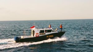 Patroli Polairud di selat Bali