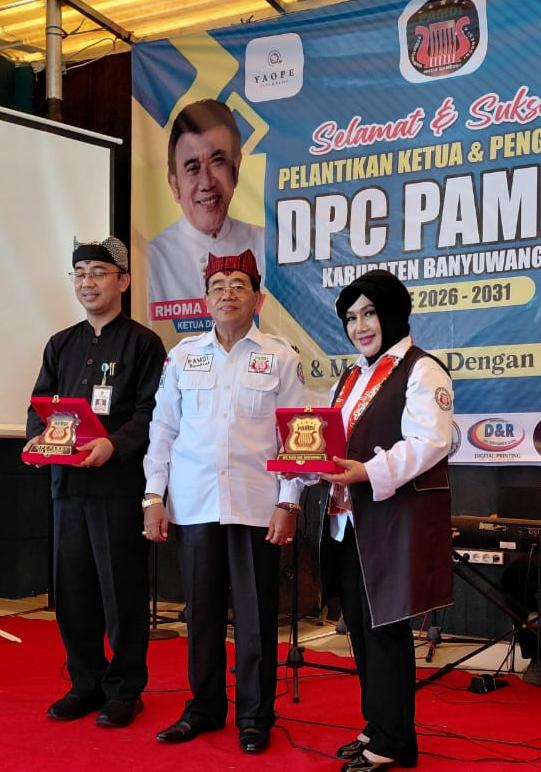 Ketua DPD PAMDI Jawa Timur, Dra. Hj. Puri Rahayu, S.Pd., M.H., (KANAN)