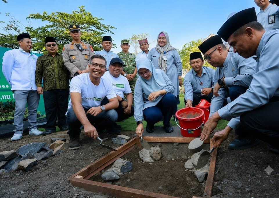 Foto : groundbreaking TPS3R Kertosari di kawasan Lingkungan Keramat, Kelurahan Kertosari, Kecamatan Banyuwang