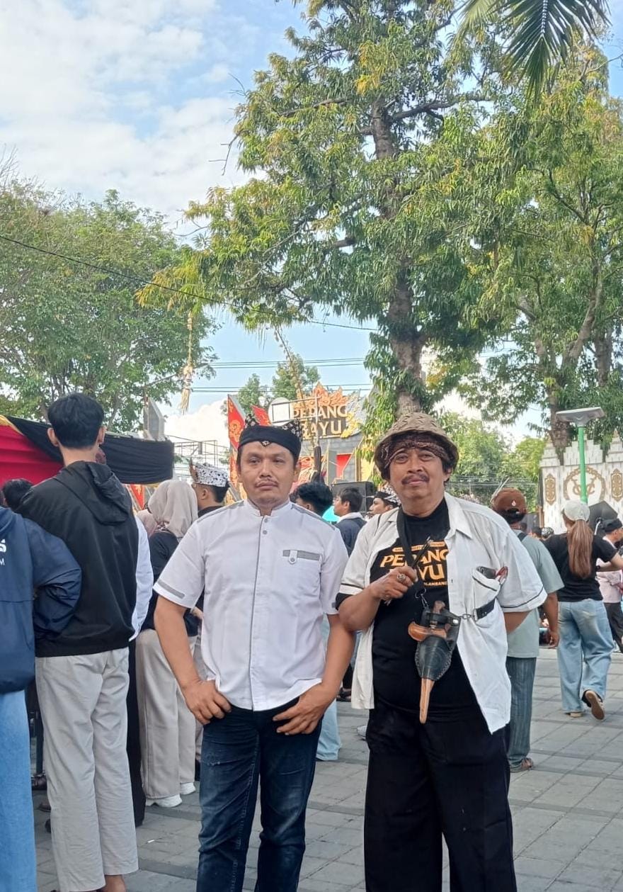 Budayawan dan pegiat literasi, H.Ilham dan H.Syafaat