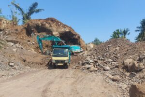 Diduga Tidak Memiliki Izin, Tambang Galian C di Desa Pengatigan Rogojampi Beroperasi Bebas, Seakan Kebal Hukum