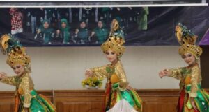 Tari Jakripah MIN 1 Banyuwangi, Membuat Milad Ke-3 Lentera Sastra Menjadi Spektakuler