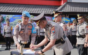 Waka Polres dan Sejumlah Pejabat Utama Polres Jember Berganti, Kapolres AKBP Moh Nurhidayat Pimpin Serah Terima Jabatan