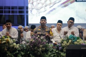 Kapolres Ikuti “Jember Bersholawat dan Doa” Bersama Habib Syech Assegaf, dihadiri sekitar 20.000 orang