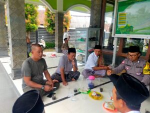 Kedekatan antara Babinsa Desa Setail dengan Warga, Sebagai Upaya Deteksi Cegah Dini