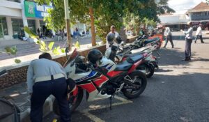 Meski Dishub Banyuwangi Bertindak Tegas, Masyarakat Masih Banyak Melanggar Larangan  Parkir
