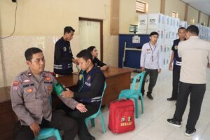 Polres Nganjuk Libatkan Tim Kesehatan Untuk Anggota Pam dan Penyelenggara Pemilu 2024