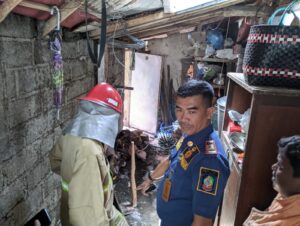 Kebakaran Akibat Bocor Kompor Gas di Rogojampi, Berhasil Dipadamkan oleh Warga