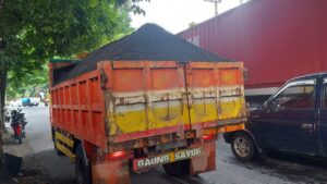 Banyak Truk Material Sirtu Diduga Melanggar Aturan, Bebas Aktifitas di Banyuwangi, FRB Minta APH Bertindak Tegas