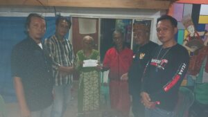 Jurnalis Banyuwangi Serahkan Sumbangan Rp.4.3 Juta kepada Keluarga Alm.Brensen dan Tutup Donasi