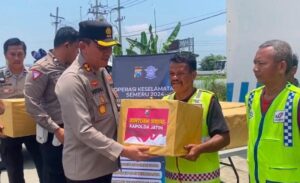 Jelang Ramadhan, Polres Probolinggo Gelar Baksos di Pos Lantas Leces