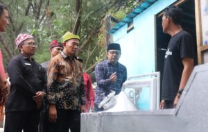 Berkunjung ke “Bangsring Underwater”, Menko PMK: Ini Contoh Desa Wisata Inovatif