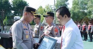 Polresta Banyuwangi Memberi Penghargaan bagi  Anggota Berprestasi, Termasuk Security yang Gagalkan Peredaran Narkoba