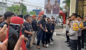 Aksi Protes APD di Jember Soroti Netralitas Polri dalam Pemilu 2024, Kapolres Menegaskan Polri Tetap Netral