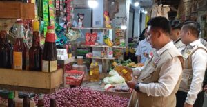 Satgas Pangan Polres Malang Cek Produk Kadaluwarsa di Sejumlah Pasar