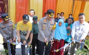 Polri Peduli, Polres Lamongan Salurkan Bantuan Bedah Rumah untuk Warga