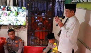 Momen Puluhan Tahanan Terima Tausiah Sebelum Buka Bersama Polres Tanjungperak