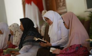 Peringati Nuzulul Quran, Banyuwangi Gelar Khotmil Quran Serentak