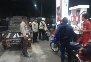 Polres Tulungagung Intensif Melakukan Patroli di SPBU Jelang Mudik Lebaran Pastikan Ketersediaan BBM