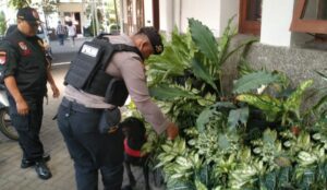 Jelang Minggu Paskah Polresta Malang Kota Sterilisasi Gereja Libatkan Unit K9
