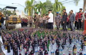 Hasil Operasi Pekat di Banyuwangi, Polisi Musnahkan Ribuan Miras dan Ratusan Knalpot Brong
