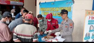 Pastikan Perjalanan Mudik Aman, Polres Ponorogo Gelar Pemeriksaan Kesehatan Sopir