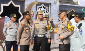 Kapolda Jatim Cek Kesiapan Pelayanan Mudik di Terminal Purabaya