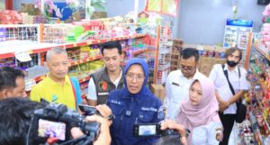 Jelang Lebaran, Satgas Pangan Ngawi Cek Bahan Pangan di Sejumlah Supermarket dan Pasar