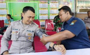 Polres Tulungagung Periksa Kesehatan Personel Untuk Layani Pemudik di Operasi Ketupat Semeru 2024
