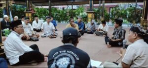 Dewan Kesenian Belambangan Banyuwangi, Menggelar Diskusi, Program Seni, diakhiri Bukber