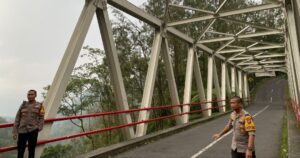 Kapolres Mojokerto Pantau Jalur Ekstrem Mojokerto – Batu di Operasi Ketupat Semeru 2024