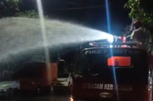 Tangani Serangan Ulat Bulu, Beberapa Dinas dan Instansi di Banyuwangi Lakukan Penyemprotan Lanjutan