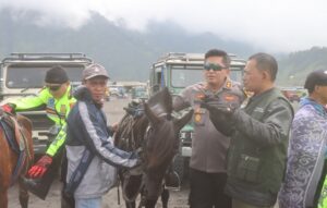 Operasi Ketupat Semeru 2024, Polres Probolinggo Gelar Patroli di Kawasan Bromo