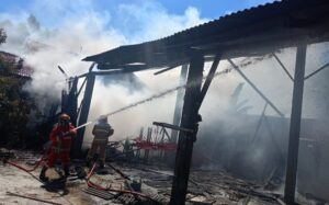 Kebakaran Gudang di Tukang Kayu Banyuwangi, Menimbulkan Kerugian Rp50 Juta