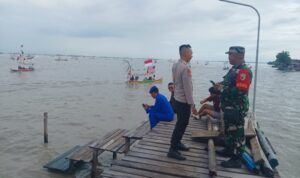 Perayaan Ketupat, Polres Bangkalan Siagakan Personel Pengamanan Lebaran di Tengah Laut