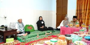 Momen Lebaran, Bupati Ipuk Ajak Rombongan OPD Silaturahmi ke Kyai Sepuh dan Pesantren di Banyuwangi