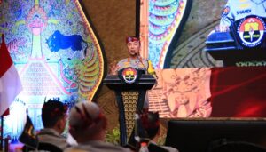Kadiv Humas Polri Beri Penghargaan ke 7 Anggota dengan Nilai Sertifikasi Kompetensi Terbaik
