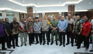 Sambut May Day 1 Mei 2024 Kapolda Jatim Ajak Serikat Buruh Jaga Sitkamtibmas