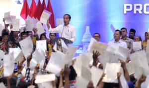 Presiden Jokowi Serahkan 10.000 Sertipikat Tanah Elektronik, Banyuwangi Redistribusi TORA Terbesar di Indonesia