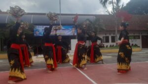 Meriahkan Hardiknas 2024, SMPN 2 Rogojampi Bergerak Bersama “Merdeka Belajar”, Tampilkan Bakat Siswa