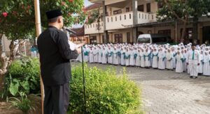 Peringati Hardiknas 2024, MI Darun Najah II Banyuwangi Menggandeng Bank BTN Adakan Literasi Keuangan