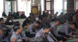 Tingkatkan Imam dan Taqwa Menuju SDM Unggul, Polrestabes Surabaya Gelar Binrohtal