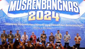 Presiden Jokowi Serahkan Penghargaan Pembangunan Daerah ke Bupati Banyuwangi