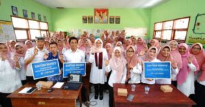 Pemkab Banyuwangi Salurkan Insentif Rp.7,2 Miliar Bagi 1,200 Guru PAUD Non ASN