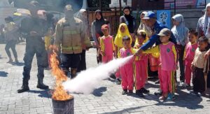 Puluhan Murid RA Khadijah 158 Rejosari Benculuk, Kunjungi Kantor Dinas Damkar Banyuwangi