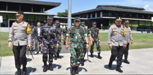 Dandim 0825/Banyuwangi Dampingi Pangdam V/Brawijaya Laksanakan Apel Gelar Pasukan Puri Agung Dalam Pengamanan WWF Ke-10 TA. 2024 Di Bali