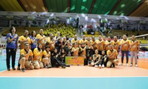 Kapolda Jatim Ucapkan Selamat Popsivo Polwan Raih Kemenangan atas Jakarta PLN Elektrik di Gresik