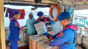 Imbangi Pengamanan WWF di Bali, Polisi Periksa Kapal dan Penumpang di Pelabuhan Jangkar Situbondo