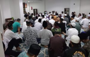 Edukasi Pra Armuzna untuk Jamaah Haji Banyuwangi oleh Dr. KH. Aris Ni’matullah